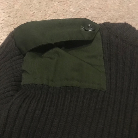 Women’s 100% wool sweater size Large - Picture 3 of 3